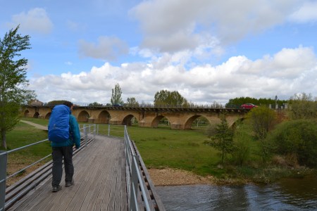 Puente Villarente Camino Santiago.jpg